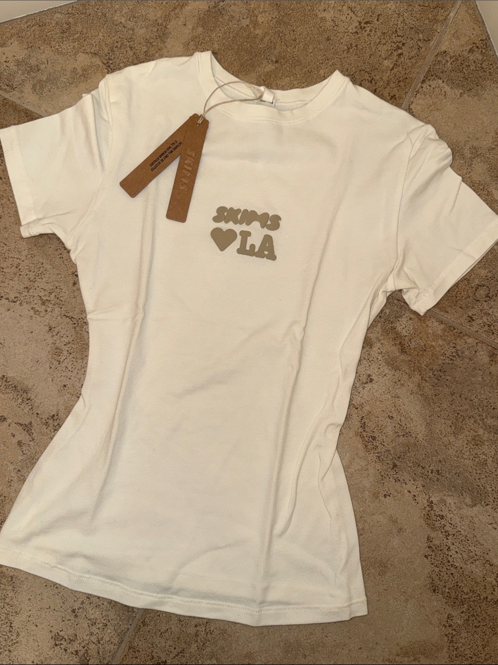 Limited edition Skims Love LA  Women's White Graphic Tee sz XS SOLD OUT & RARE!!